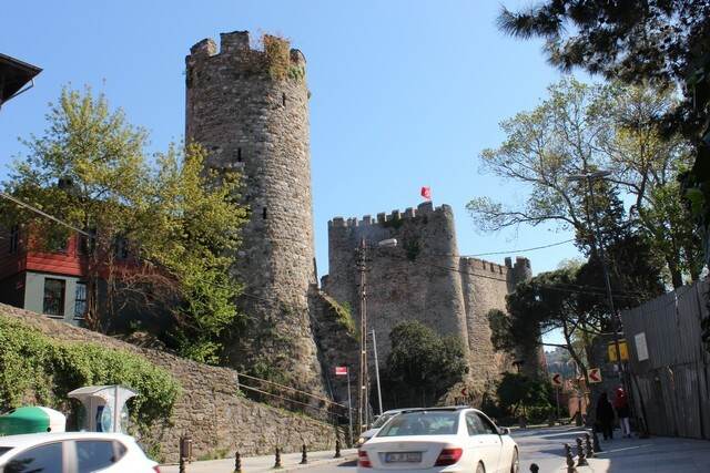 Anadolu Hisarı Ana Kulesi
