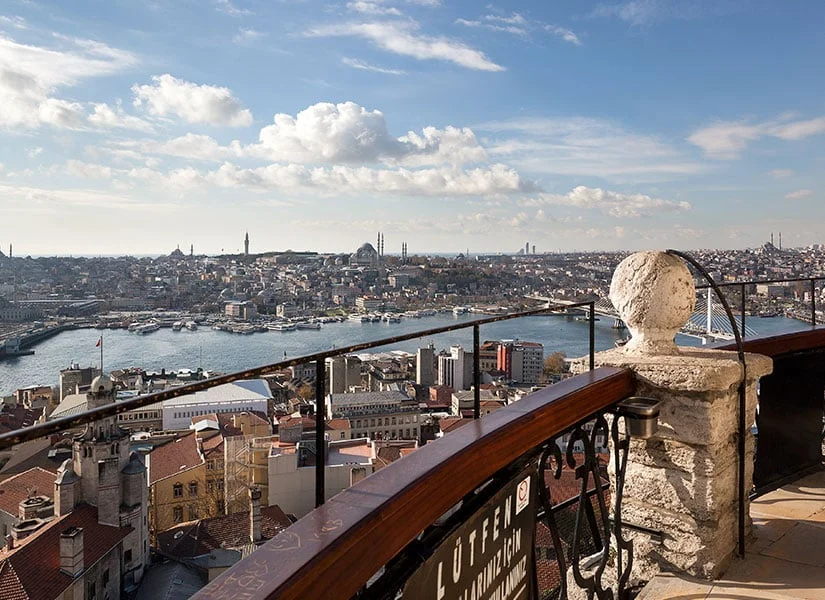 Galata Kulesi balkonundan İstanbul manzarası