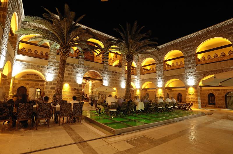 Çeşme Kanuni Kervansaray Historical Hotel